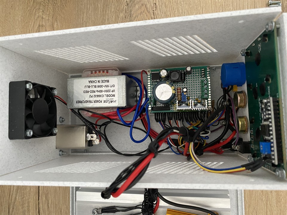 Elektronik kör yük prototip cihaz birinci görünüm