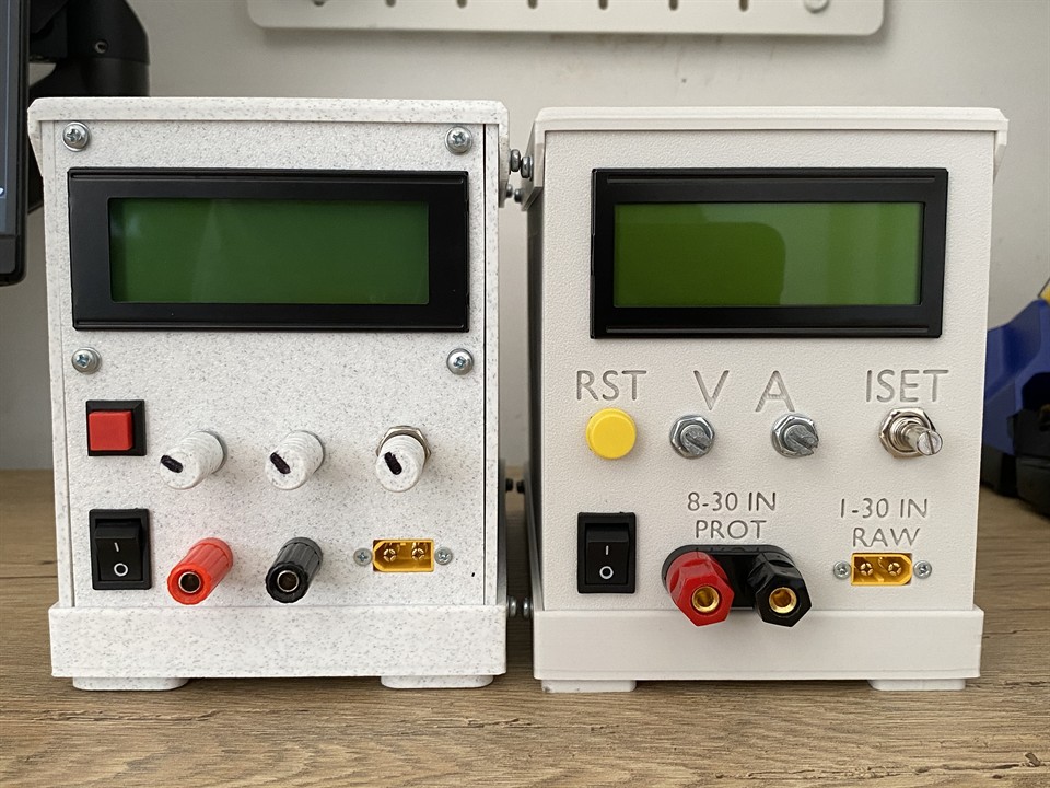 Elektronik kör yük prototip ve V1 cihaz yan yana