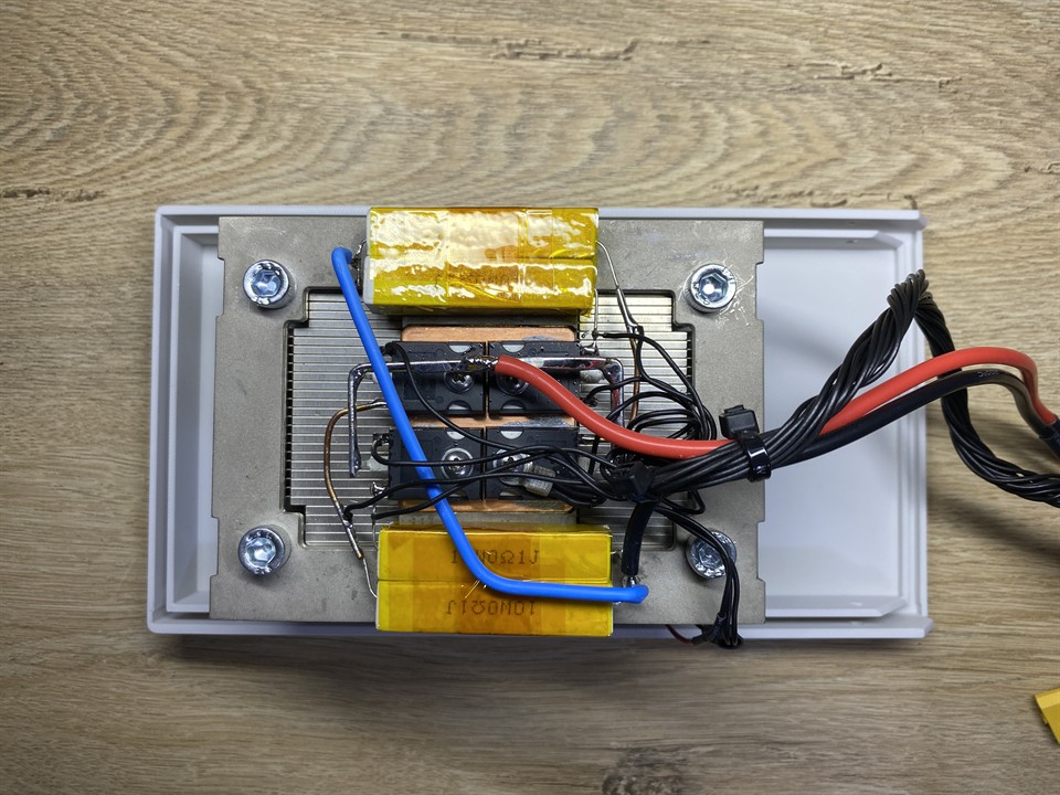 Elektronik kör yük V1 iç yerleşim birinci görünüm