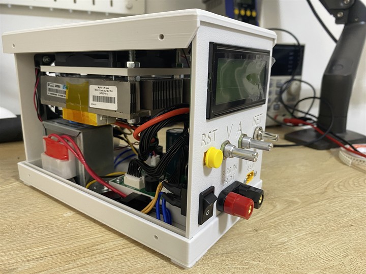 Elektronik kör yük V1 kasa arka görünüm