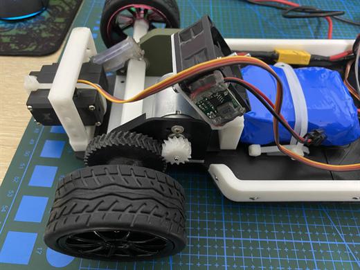 RC car üst görünüm
